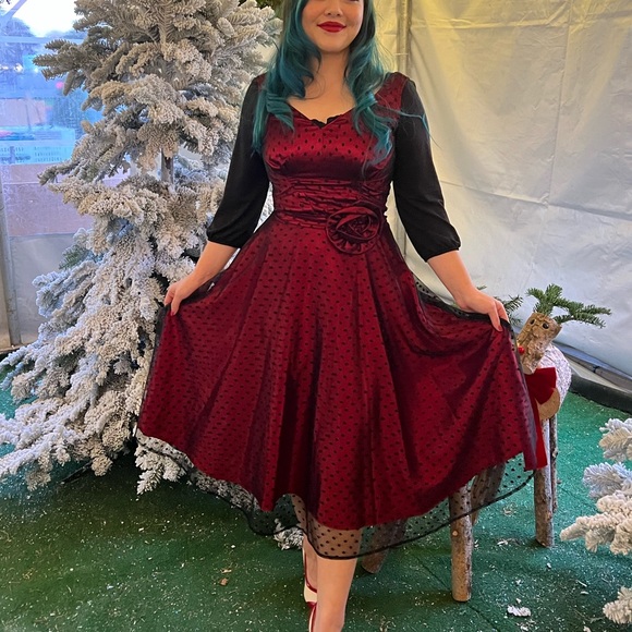 Elegant Red and Black Polka Dot Pinup Girl 50s style Dress - Picture 4 of 9